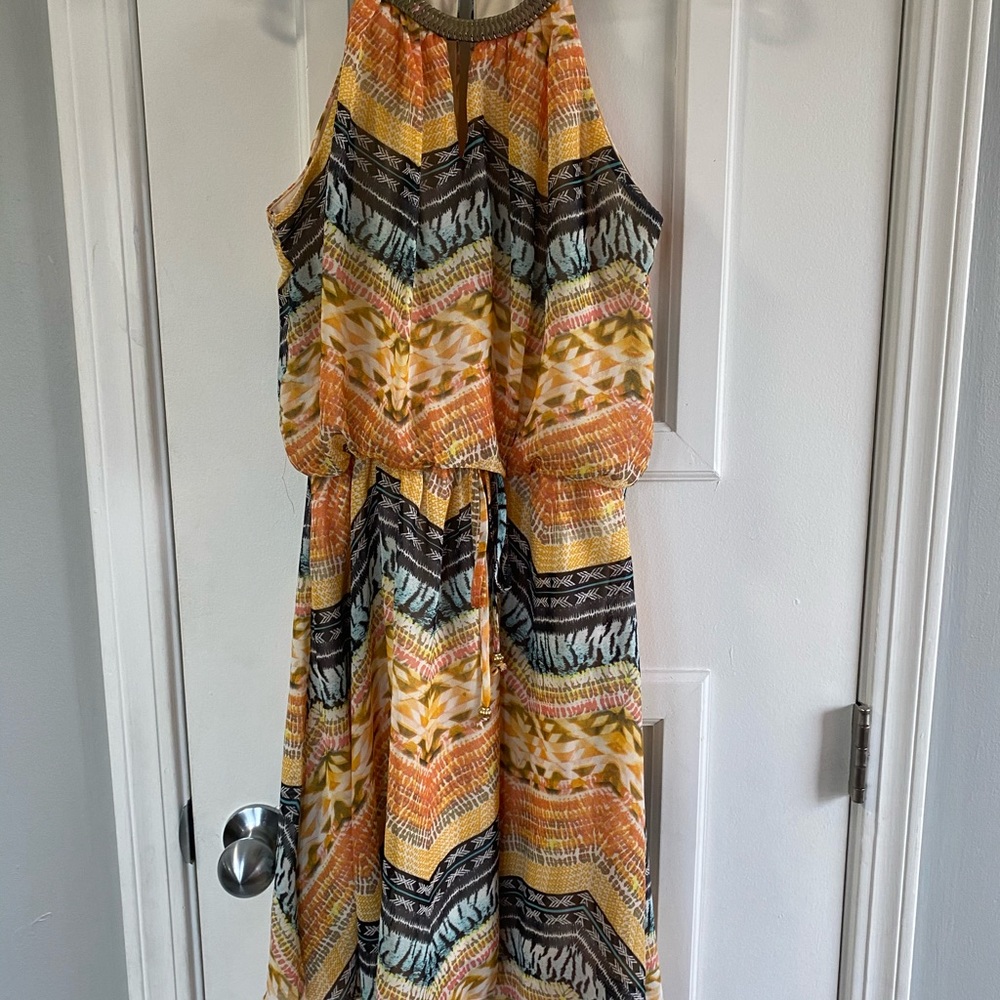 Knee-length, sleeveless, fun summertime dress